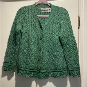 Aran Crafts Classic Emerald Green Cable Knit Button Down Scolloped Edge Cardigan